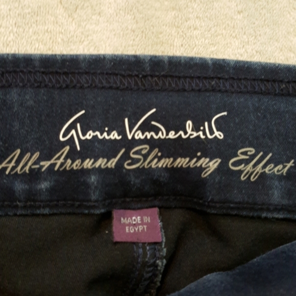 Gloria Vanderbilt  Womans Petite Dark Blue  Stretchy Straight Leg  Jeans - Picture 3 of 6